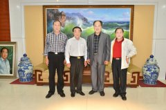 濟南軍區黨委常委、裝備部原部長、第26集團軍原軍長朱文玉將軍（左二），參